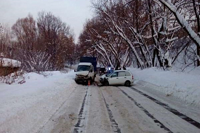 При столкновении "Калины" и "Газели" в Жигулевске пострадала женщина
