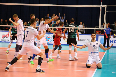 Волейбольная "Нова" в Самаре взяла верх над новосибирским "Локомотивом"