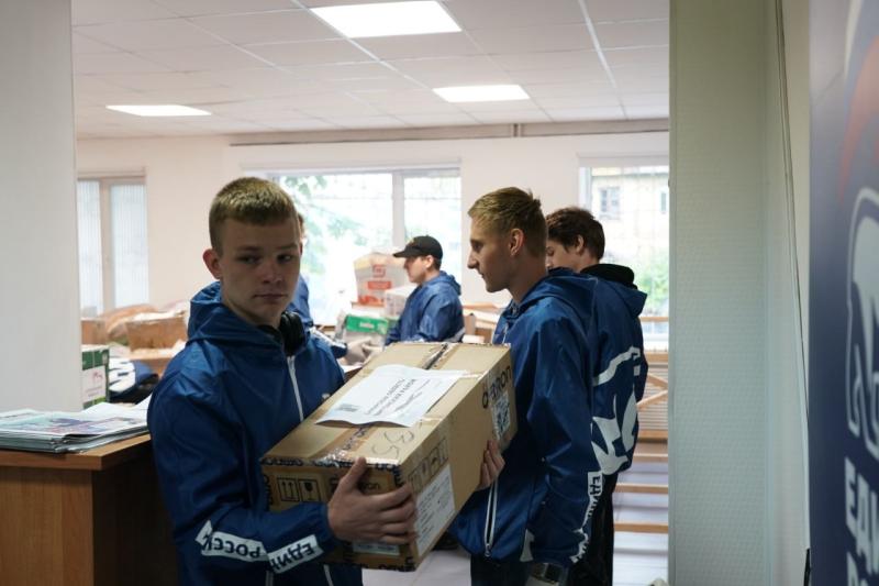 6 тонн гуманитарного груза отправились из Самары в Курскую область