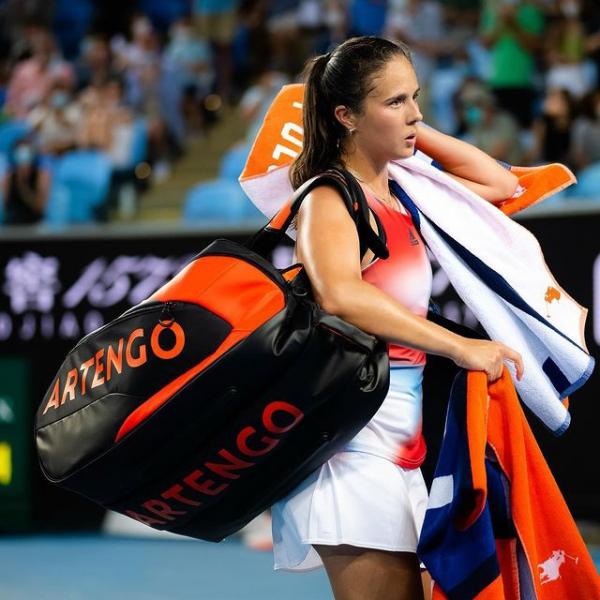 Касаткина и Павлюченкова не смогли вмешаться в борьбу за главный трофей Australian Open-2022