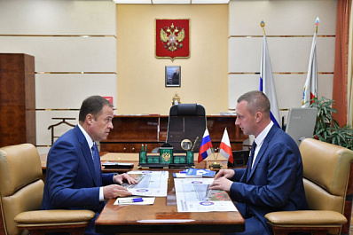 Игорь Комаров представил временно исполняющего обязанности губернатора Саратовской области