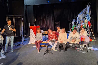 В Тольятти впервые показали эскиз спектакля "Три фарса из одного циркового фургончика"