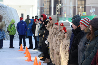 В Самаре военные угостили школьников солдатской кашей