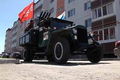 Под окнами ветеранов в Самарской области прошли мини-парады и концерты