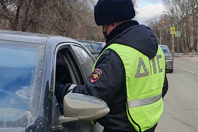 23 ноября в Самарской области полицейские проверяют тонировку на автомобилях
