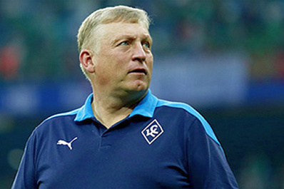 Наставник "Крыльев Советов" стал лучшим тренером октября в РПЛ