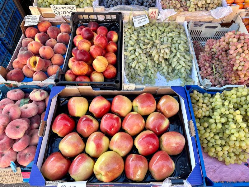 Врач рассказал, о чем говорит цвет овощей и фруктов