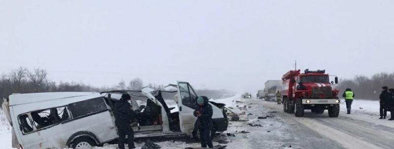 Есть погибшие: на трассе в Самарской области произошло массовое ДТП с маршруткой