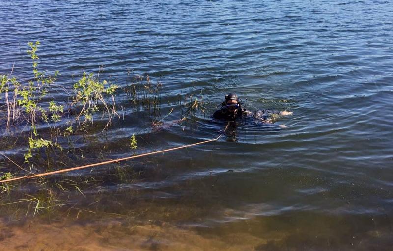 В Самарской области водитель утонул в съехавшем в озеро автомобиле утром 12 июня