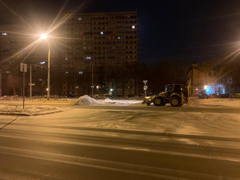 В Тольятти за ночь на дороги высыпали 70 тонн реагентов от гололеда