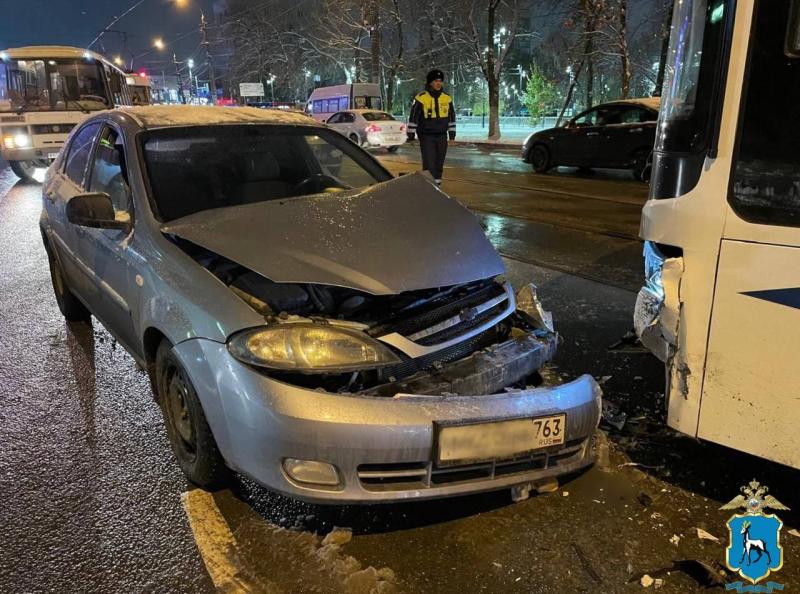 В Самаре 5 ноября в ДТП с автобусом пострадала женщина с двумя маленькими детьми