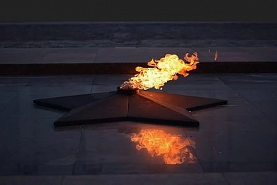 В Тольятти ищут хулиганов, затушивших снегом Вечный огонь в парке Победы