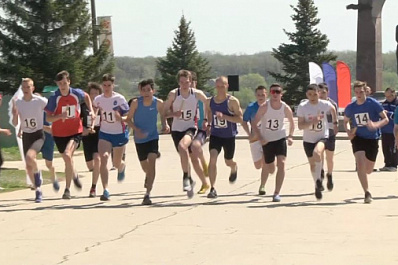 В Самарской области 270 спортсменов пробежали эстафету, посвященную памяти братьев Володичкиных