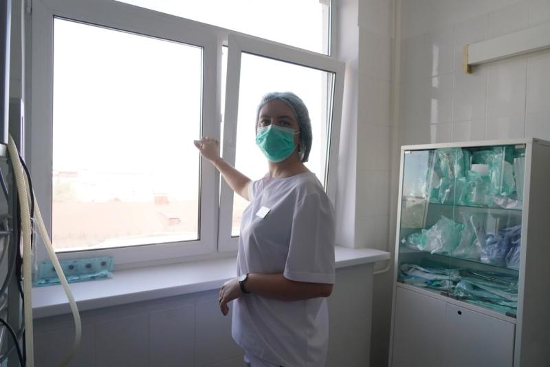 В Новокуйбышевской горбольнице по поручению губернатора завершили замену окон