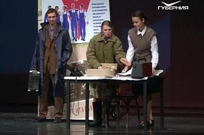 Вехи создания АВТОВАЗа показали зрителям на сцене тольяттинского театра “Колесо”