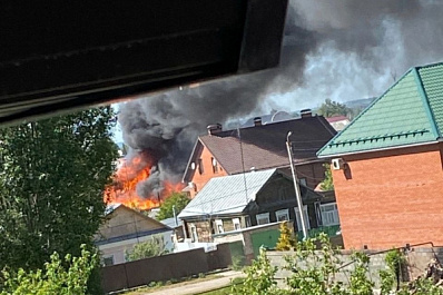 В Самарской области произошел крупный пожар в жилом доме