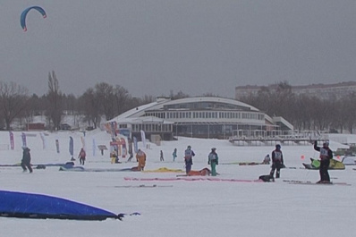 В Тольятти собрались мастера сноукайтинга