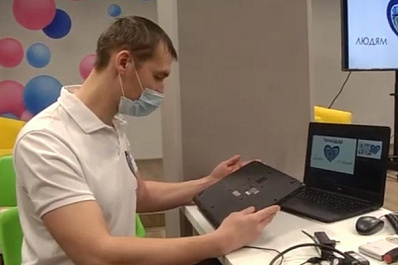 В Самаре волонтеры чинят компьютеры и передают их различным организациям