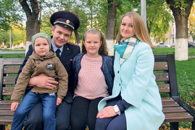 Самарский полицейский в тапочках догнал грабителя, напавшего на пенсионерку