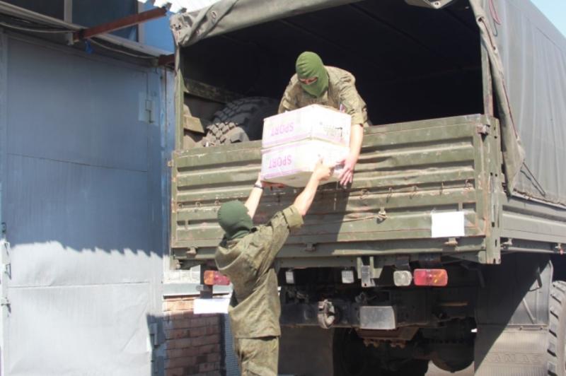 Самарские таможенники передали почти 4000 пар кроссовок для нужд СВО