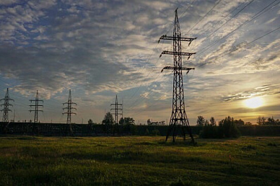 В Сызрани мужчина залез на вышку и не хочет слезать