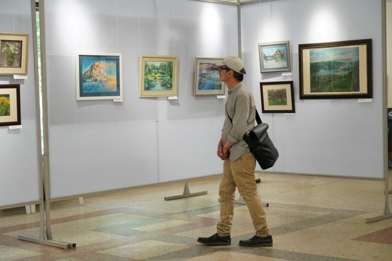 "В гармонии с природой": в Самаре проходит выставка произведений Любови Махнычевой