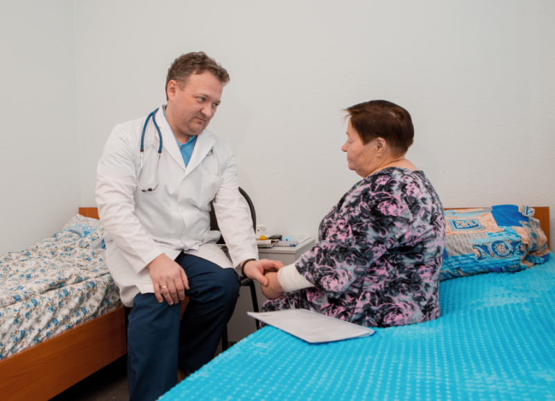 Терапевтическая помощь на новом уровне: завотделением клиники "Реавиз" рассказал, как устроен современный стационар