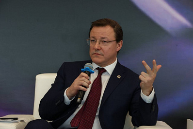 Главная новость: Дмитрий Азаров приветствовал участников медиафорума в Самаре