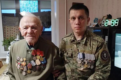 В Самаре участники "Школы Героев" поздравляют ветеранов ВОВ с наступающим Новым годом