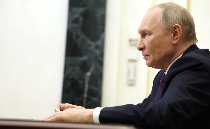 Владимир Путин проводит совещание по вопросам двигателестроения в Самаре: текстовая трансляция