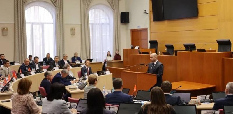 "Нам необходимо повышать командную работу": губернатор обсудил с депутатами губдумы общие задачи по развитию Самарской области