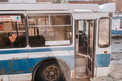 Женщина потеряла сознание от удара током в троллейбусе