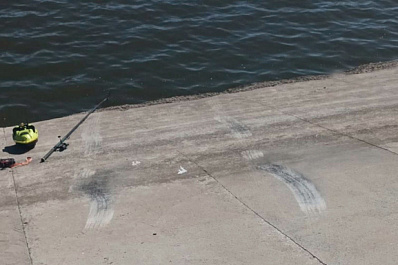 В Самарской области мужчина съехал на машине в водоем и погиб