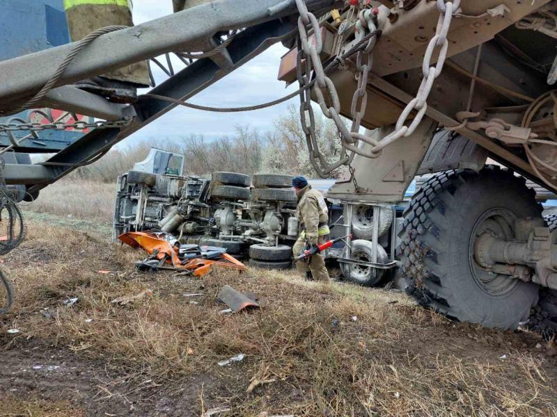 В Самарской области человек погиб при лобовом столкновении двух большегрузов