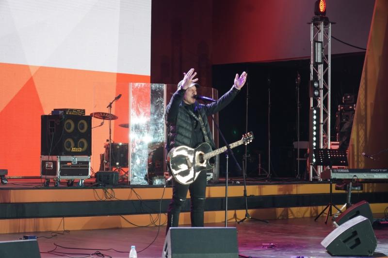 Гала-концерт с участием Стивена Сигала: в Самарской области завершился международный фестиваль «Гитары в строю!»