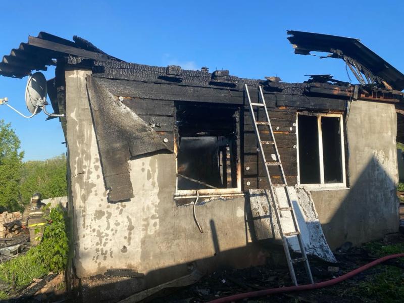 В Самарской области утром 12 мая сгорел черновой дом на 100 "квадратов"