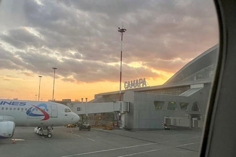 В Самарской области экстренно посадили борт, летевший из Москвы в Таджикистан, из-за неадекватного пассажира