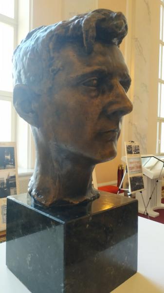 В Самаре в оперном театре открыли бюст Шостаковича