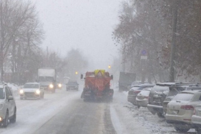 В Самаре на борьбу со снегом вышли 167 единиц техники