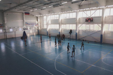 Борьба за каждый мяч: в Исаклинском районе провели волейбольный турнир памяти погибших в локальных конфликтах 
