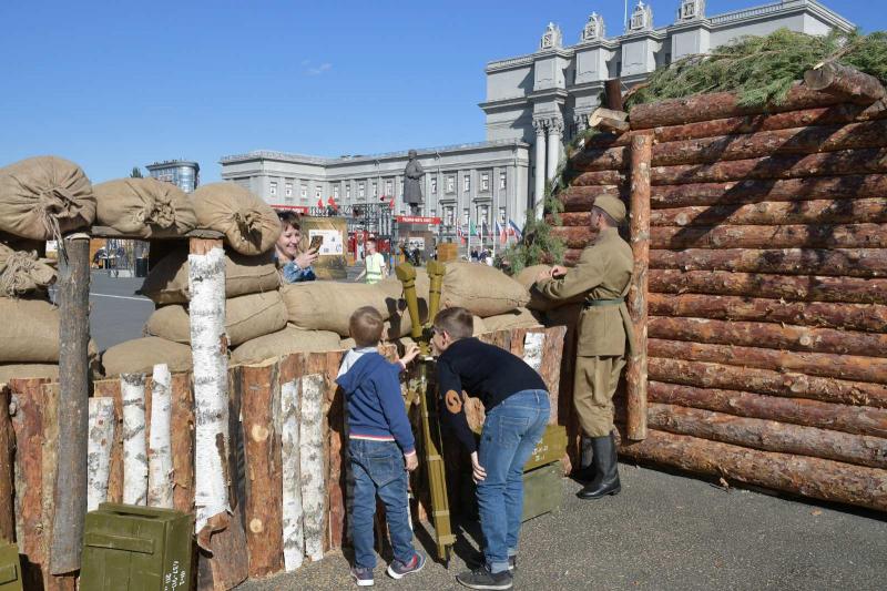 Интерактивный музей "Дорога истории - наша Победа" встретил первых посетителей