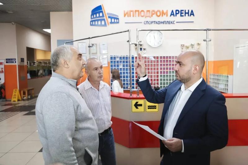 Готовность ряда самарских спортобъектов к форуму "Россия - спортивная держава" оценил Вячеслав Федорищев