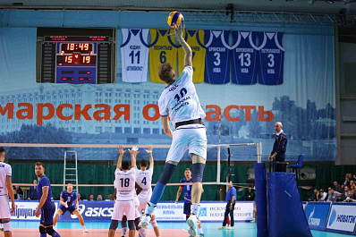 Волейболисты Новы обратились к Дмитрию Азарову из-за долгов по зарплате