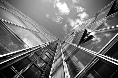 В Тольятти мужчина упал с третьего этажа