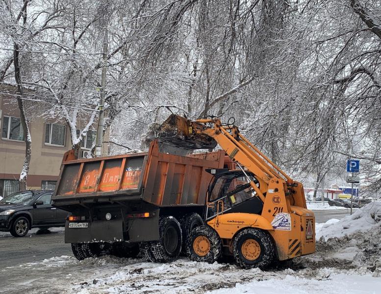 В Самаре увеличили количество техники для расчистки улиц от снега