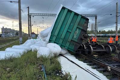 В Тольятти грузовой поезд сошел с рельсов