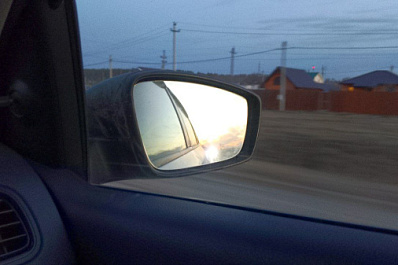 Автоэксперт Денис Денисов рассказал, как избежать возгорания машины на дороге