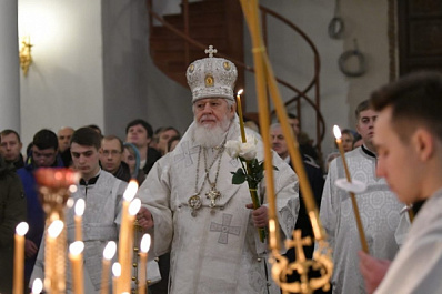 Митрополит Самарский и Тольяттинский Сергий провел рождественское богослужение в Софийском соборе 
