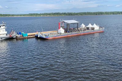 В Самаре смонтирована плавучая сцена для "Рока на Волге"