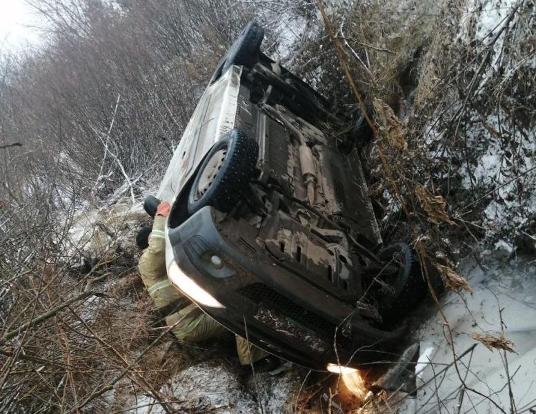 В селе Кошки легковушка вылетела в кювет и перевернулась